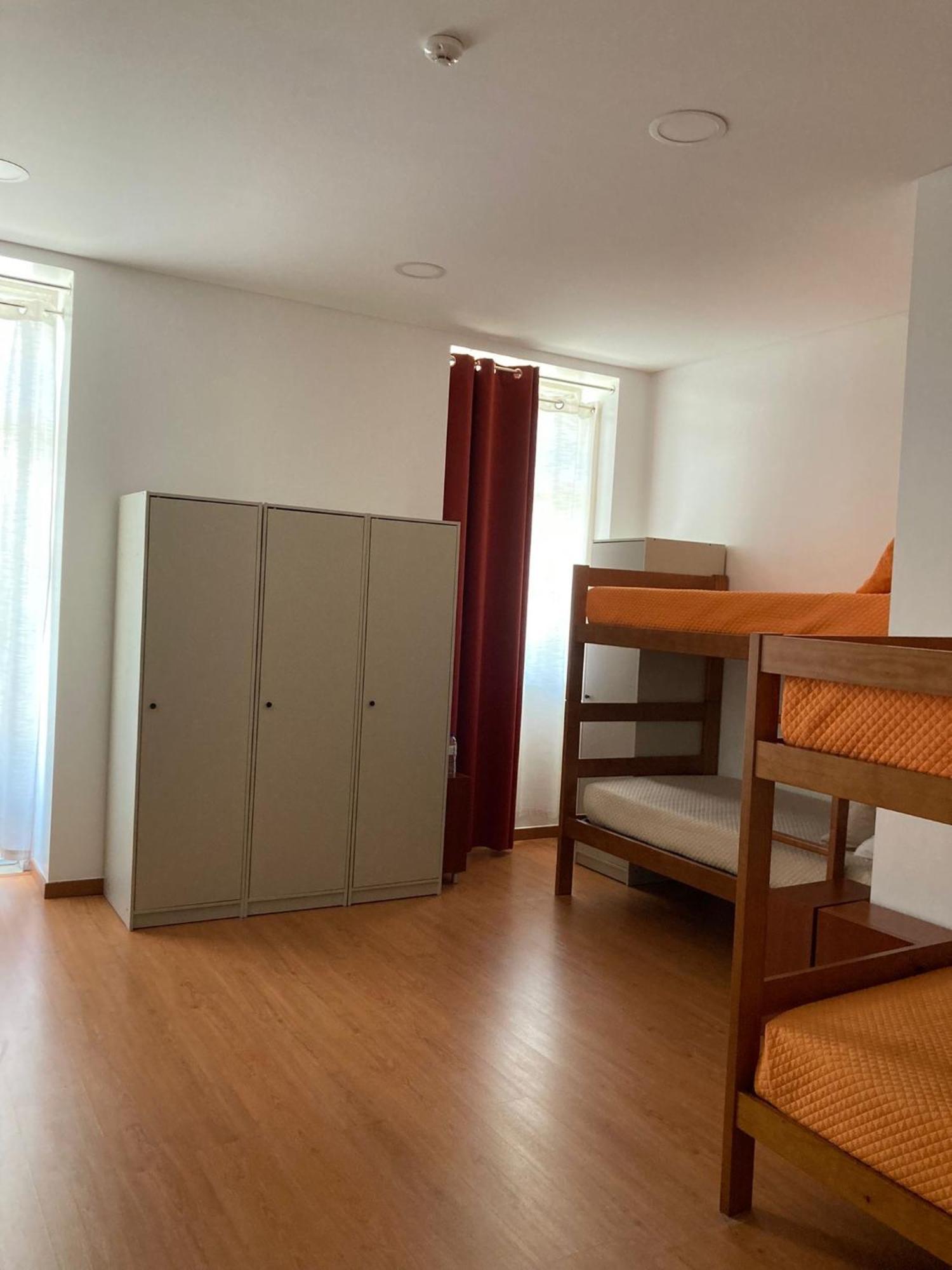 Russo'S Hostel Setubal Exterior photo